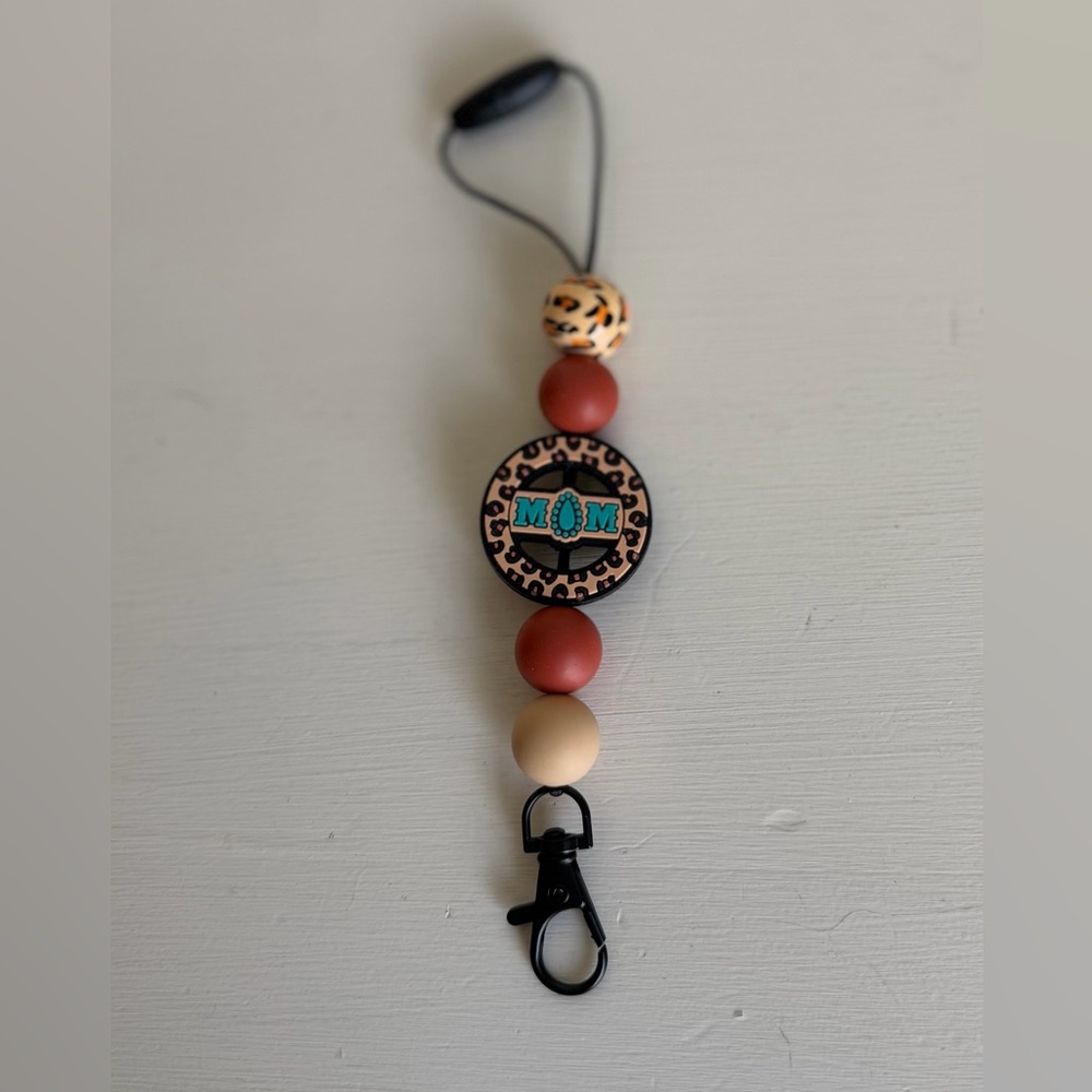 Mom Leopard Print Car Freshie Hanger/Keychain Clip - Picture 2 of 2